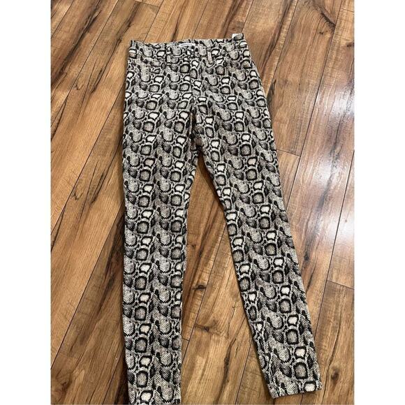 Good American size 6 or 28” snakeskin patterned jeans - Picture 1 of 4